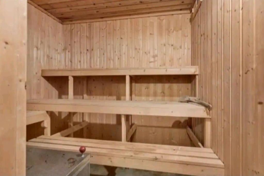Privat Leilighet Pa Gard Med Badstue Og Nordlys Narvik Exterior foto