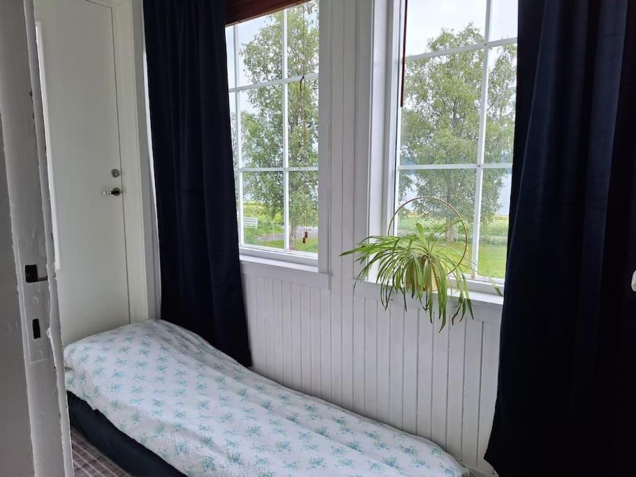 Privat Leilighet Pa Gard Med Badstue Og Nordlys Narvik Exterior foto