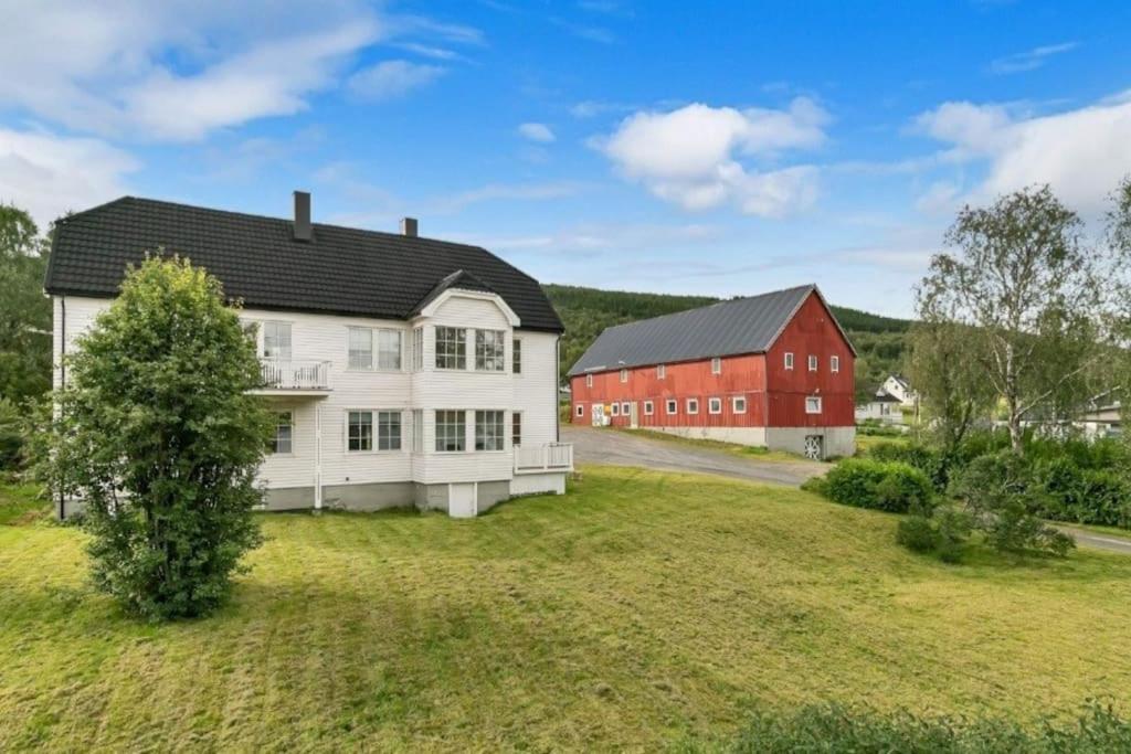 Privat Leilighet Pa Gard Med Badstue Og Nordlys Narvik Exterior foto